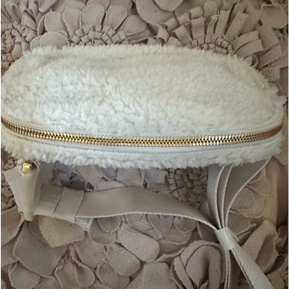Lululemon Everywhere Fleece Belt Bag 1L White Opal/Gold Brand New - Picture 6 of 12